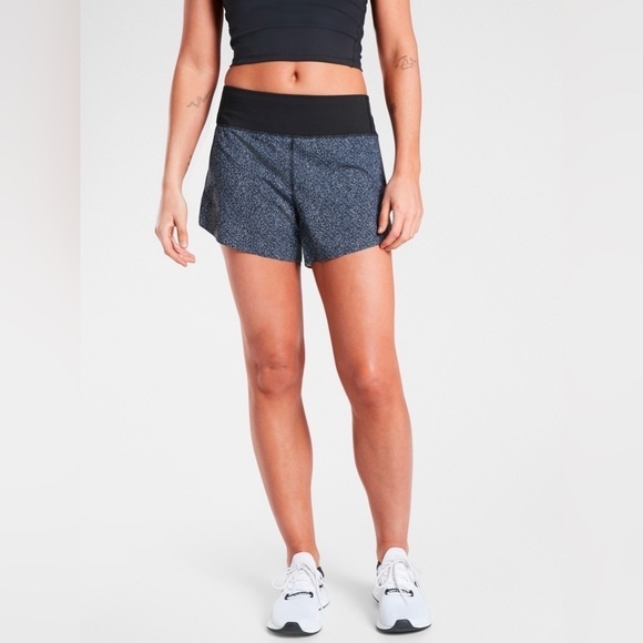 Athleta Printed Run With It Short 3" in Black Static S